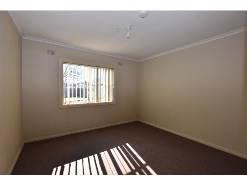 8 Cox Avenue, Orange NSW 2800