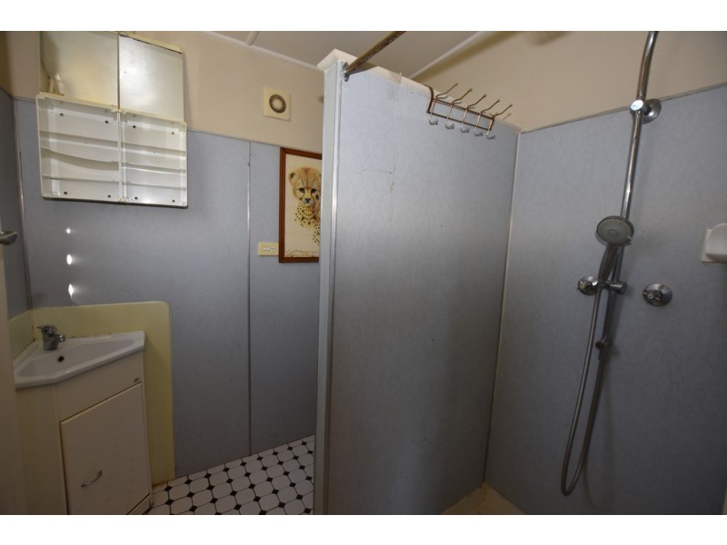 8 Cox Avenue, Orange NSW 2800