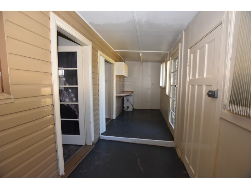 8 Cox Avenue, Orange NSW 2800