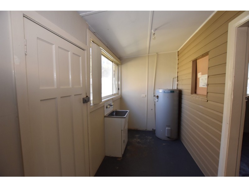 8 Cox Avenue, Orange NSW 2800