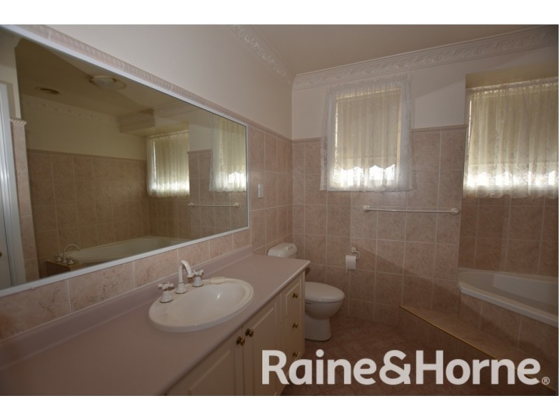 160 Sieben Drive, Orange NSW 2800