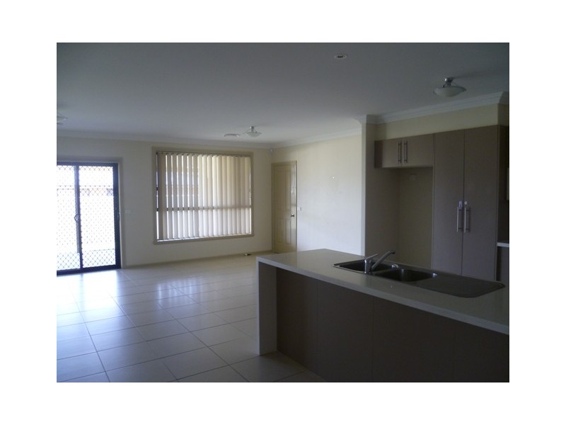 21 Brooklands Drive, Orange NSW 2800