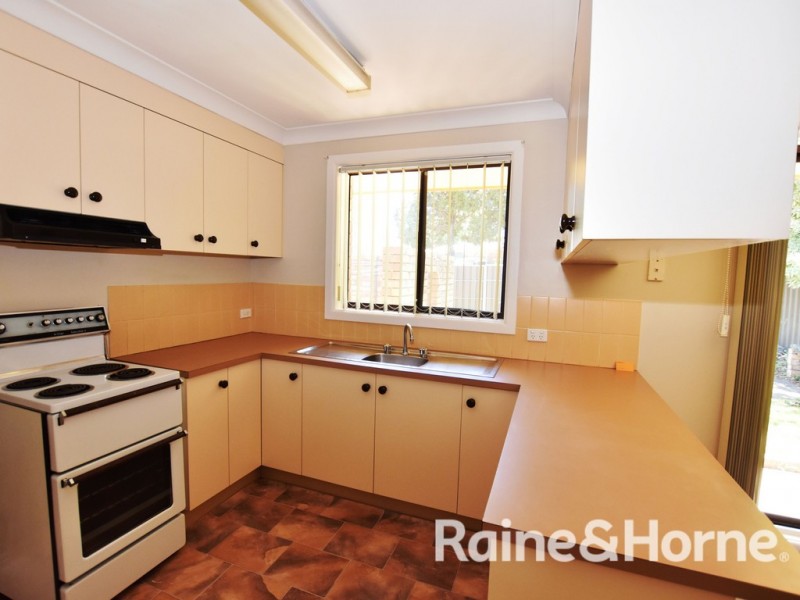 1 / 13 Coronation Drive, Orange NSW 2800