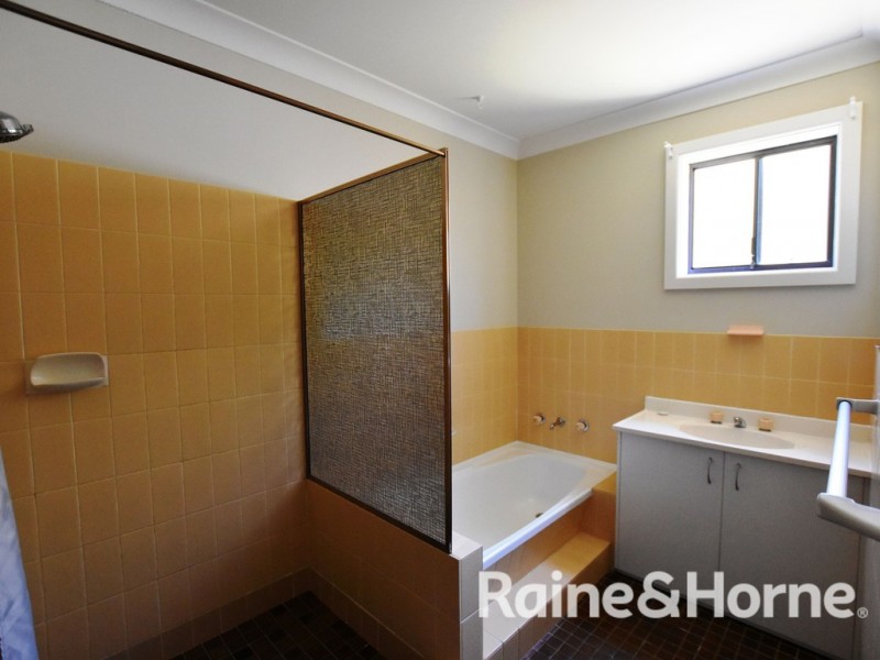 1 / 13 Coronation Drive, Orange NSW 2800