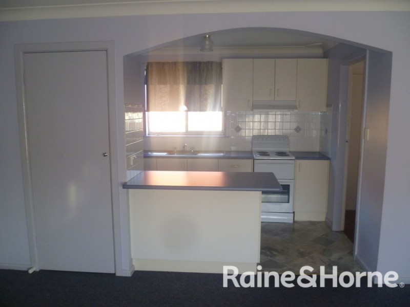 2/190 McLachlan Street, Orange NSW 2800