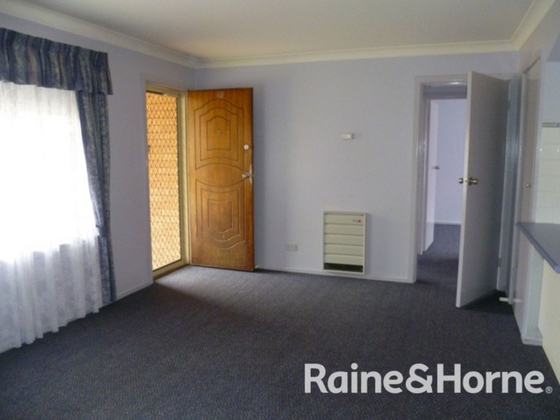 2/190 McLachlan Street, Orange NSW 2800