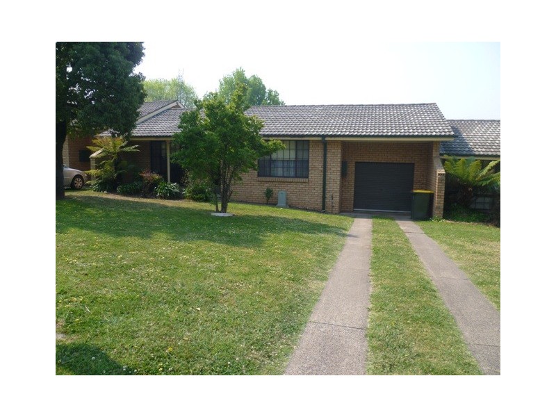 2 / 1a Dalton Street, Orange NSW 2800