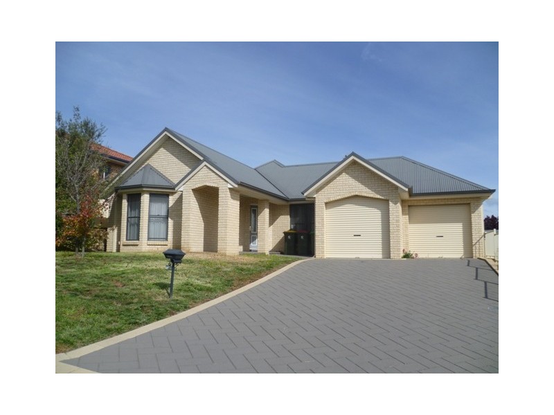 13 Holman Way, Orange NSW 2800