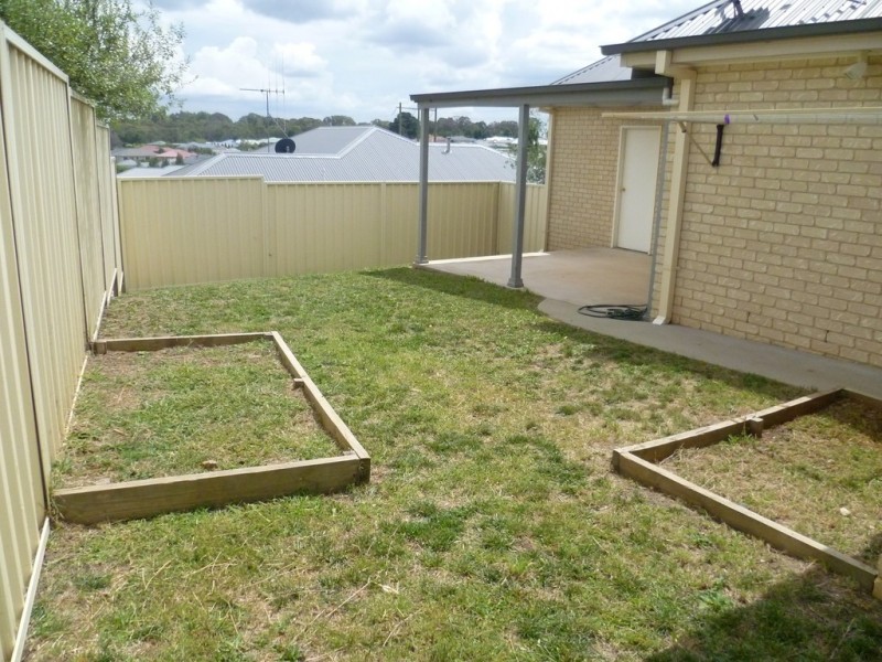 13 Holman Way, Orange NSW 2800