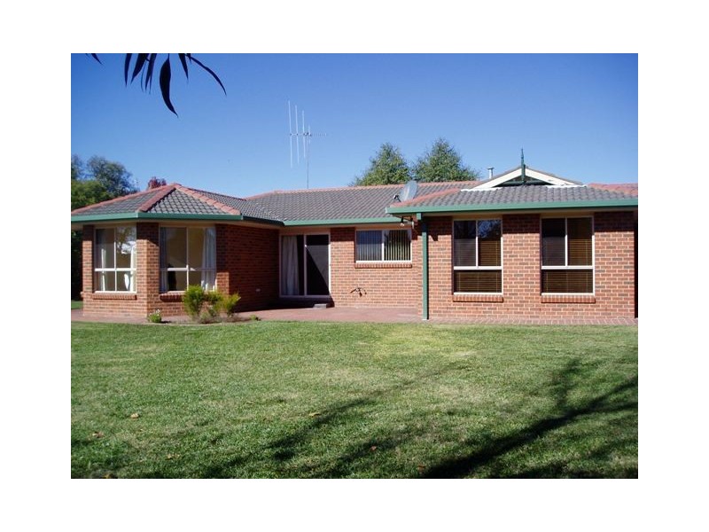 3 Hereford Place, Orange NSW 2800