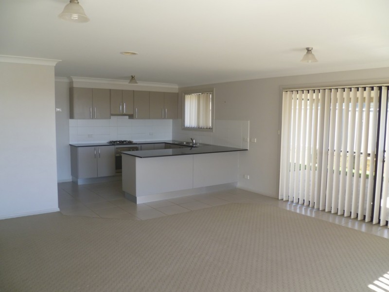 9 Hughes Street, Orange NSW 2800