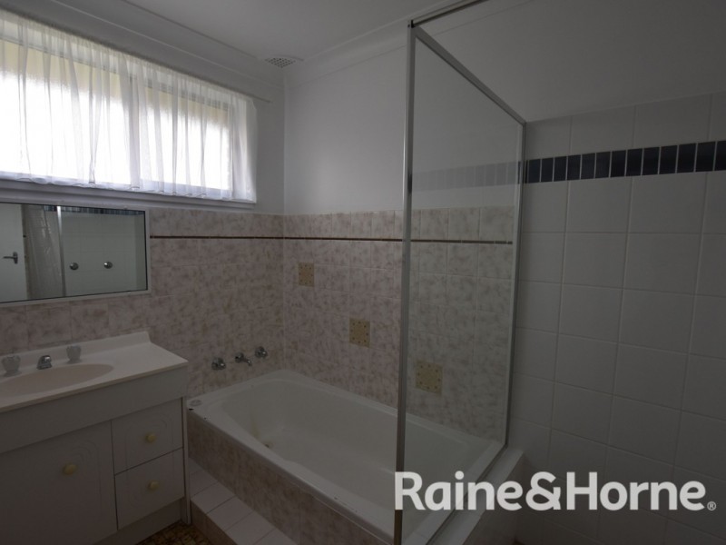 28 Icely Road, Orange NSW 2800