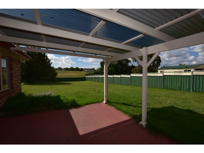 54 Turner Crescent, Orange NSW 2800