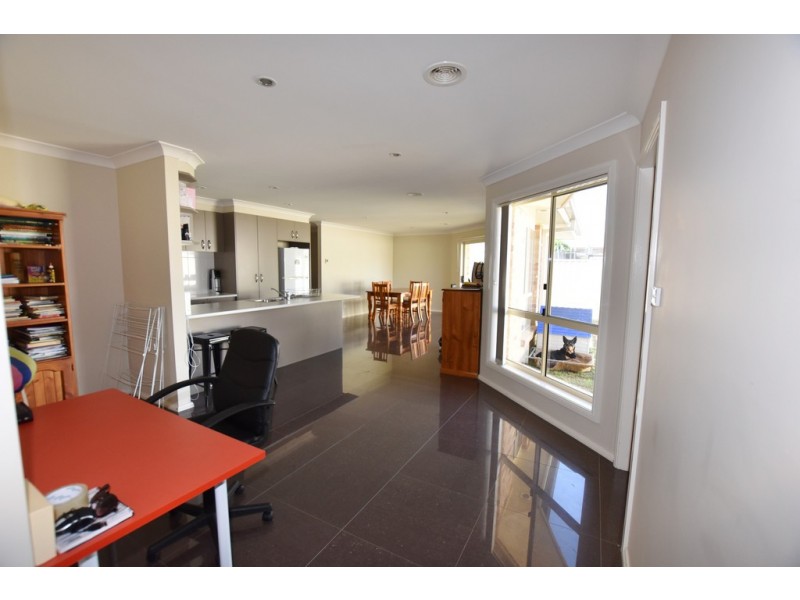 4 Sapphire Street, Orange NSW 2800