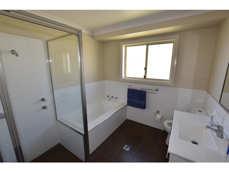 4 Sapphire Street, Orange NSW 2800