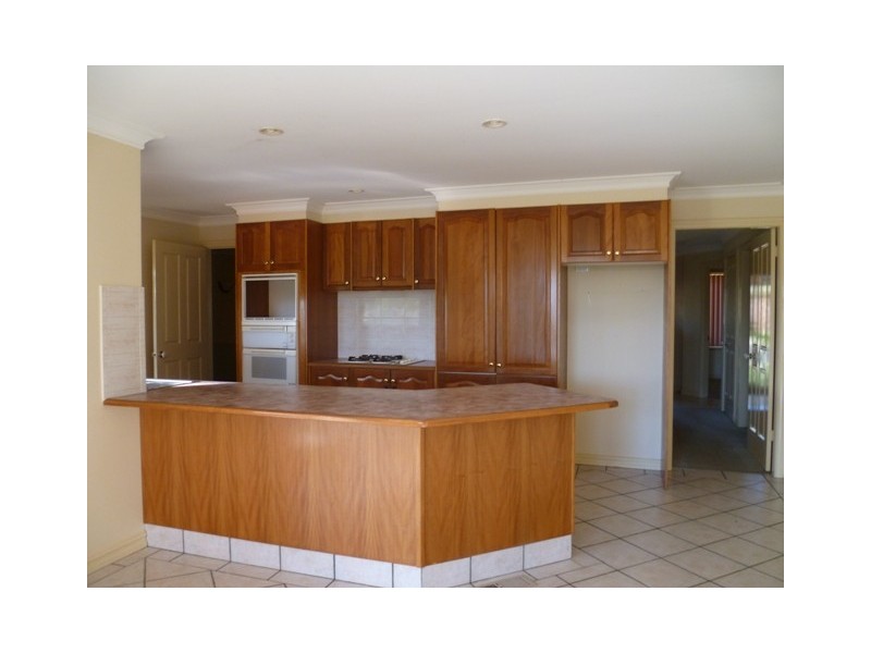 6 Alan Ridley Place, Orange NSW 2800