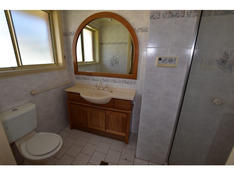 6 Alan Ridley Place, Orange NSW 2800