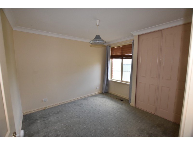 6 Alan Ridley Place, Orange NSW 2800