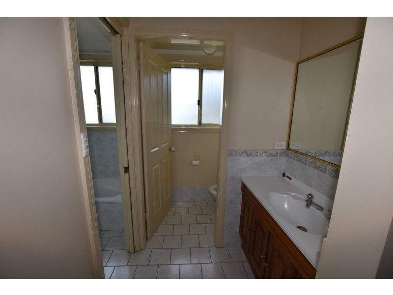 6 Alan Ridley Place, Orange NSW 2800