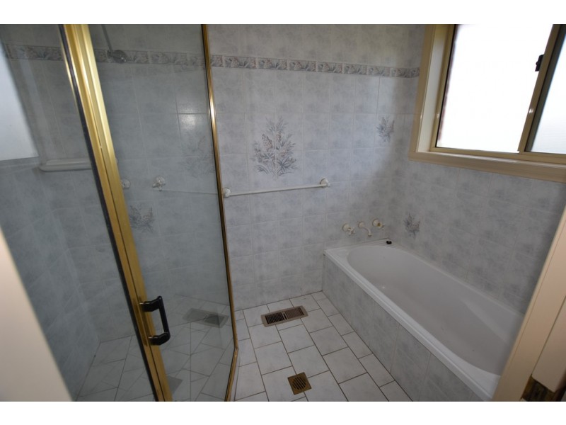 6 Alan Ridley Place, Orange NSW 2800