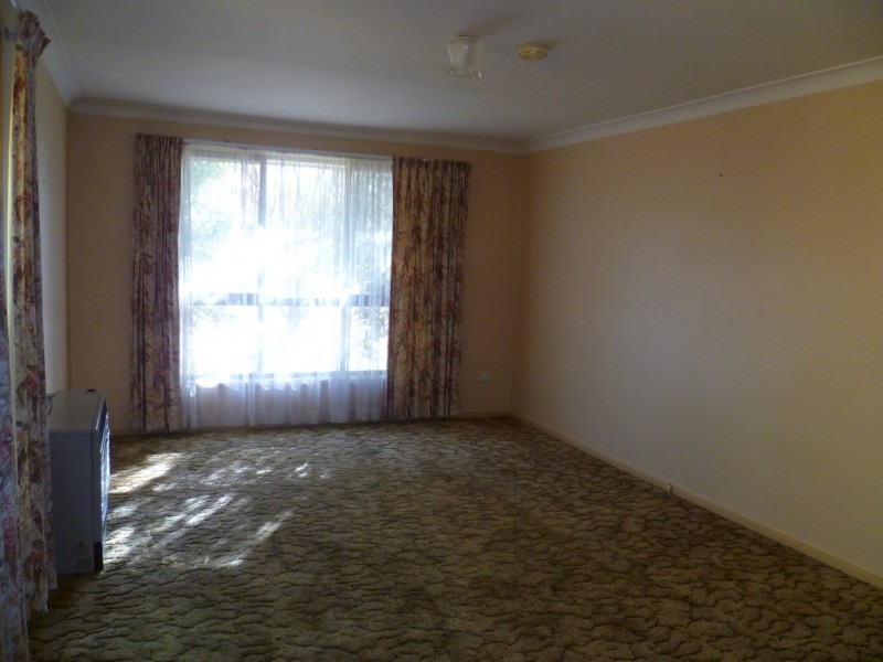 8 Matthews Avenue, Orange NSW 2800