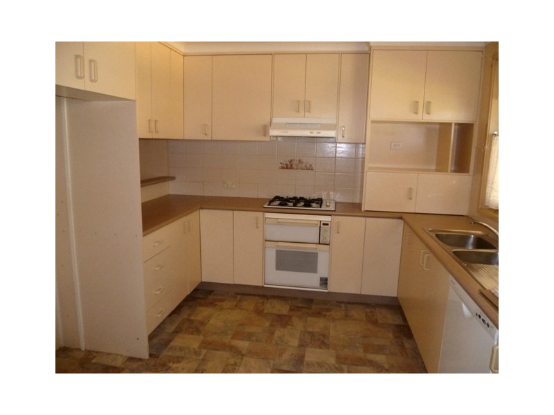 8 Matthews Avenue, Orange NSW 2800
