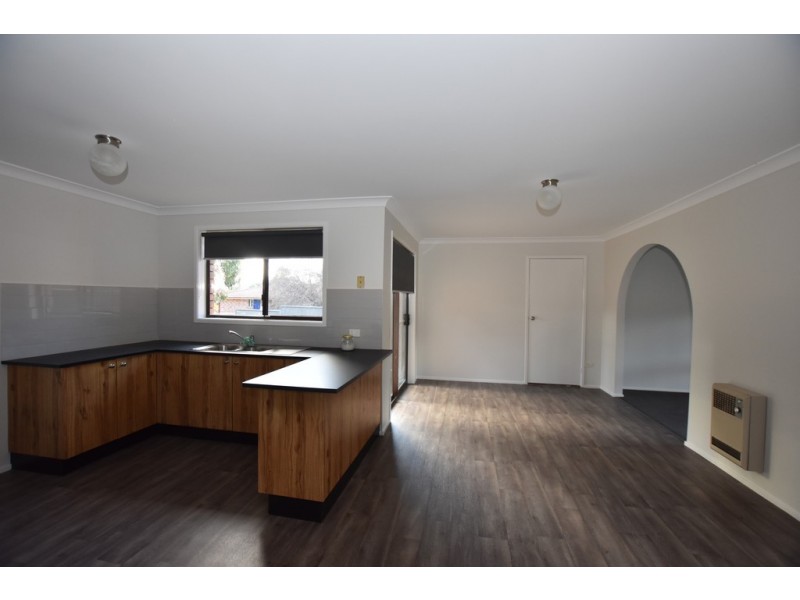 3 Landy Place, Orange NSW 2800