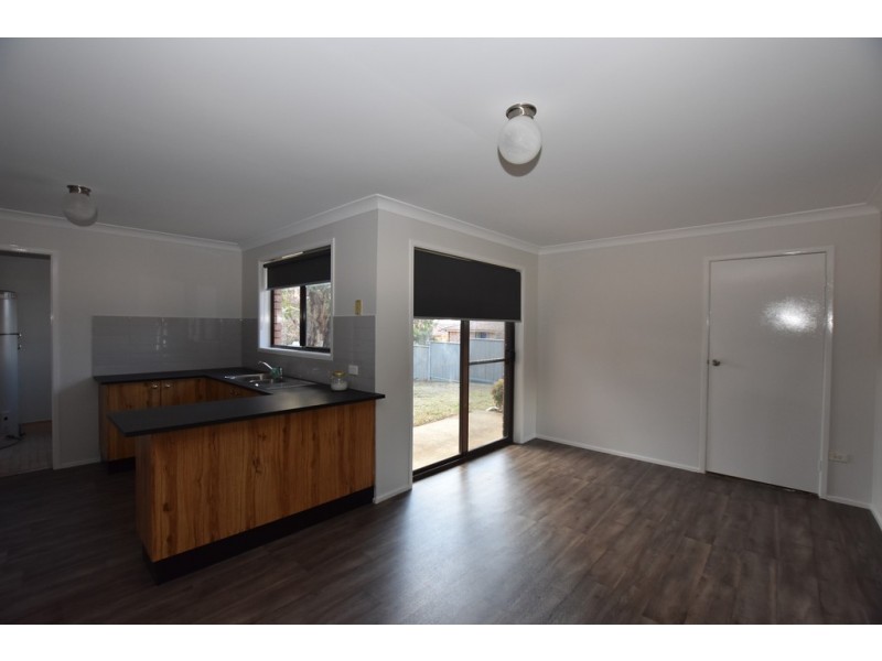 3 Landy Place, Orange NSW 2800