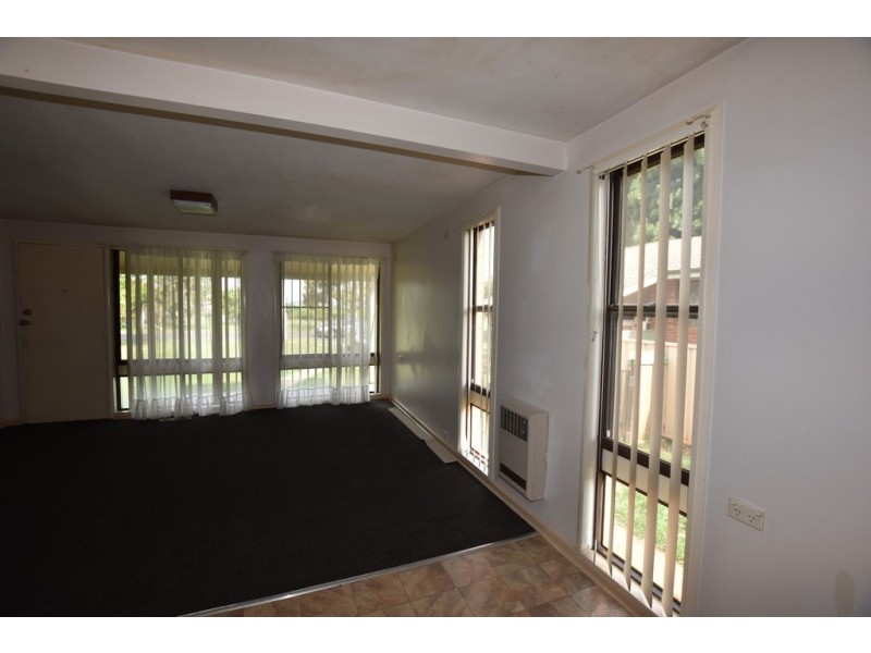 127 Lone Pine Avenue, Orange NSW 2800