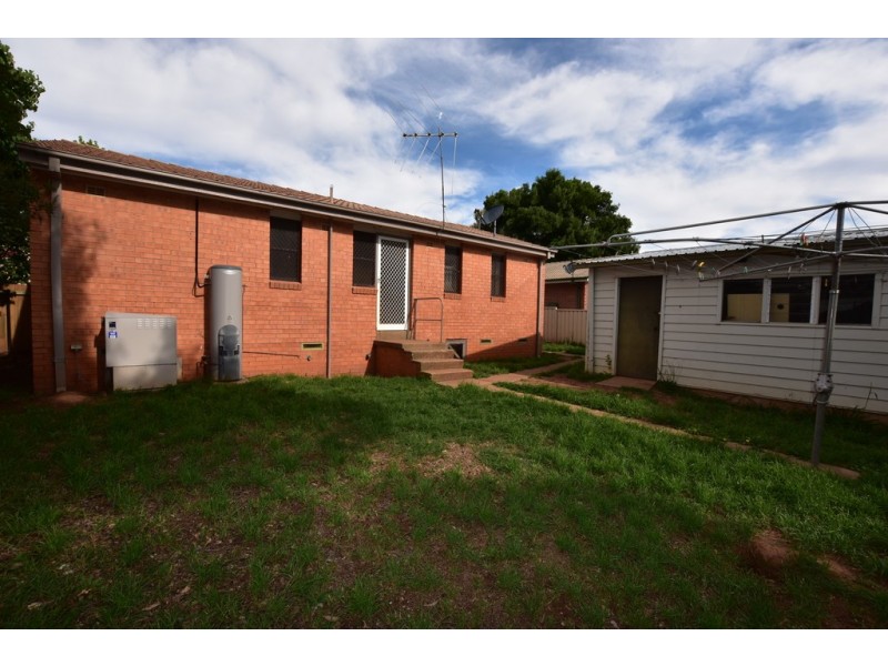 127 Lone Pine Avenue, Orange NSW 2800