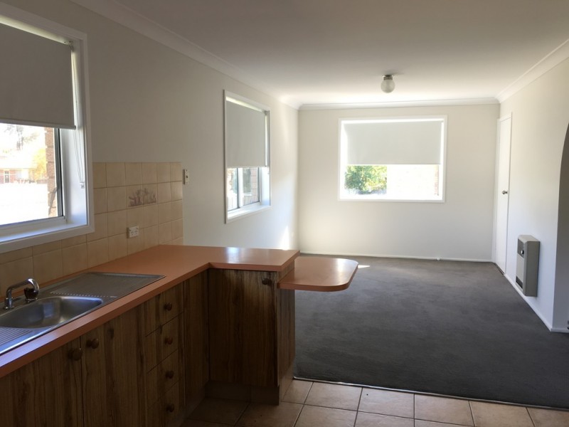 2 Landy Place, Orange NSW 2800