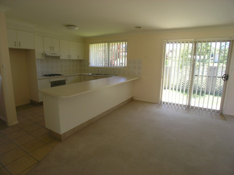 33 Roselawn Drive, Orange NSW 2800