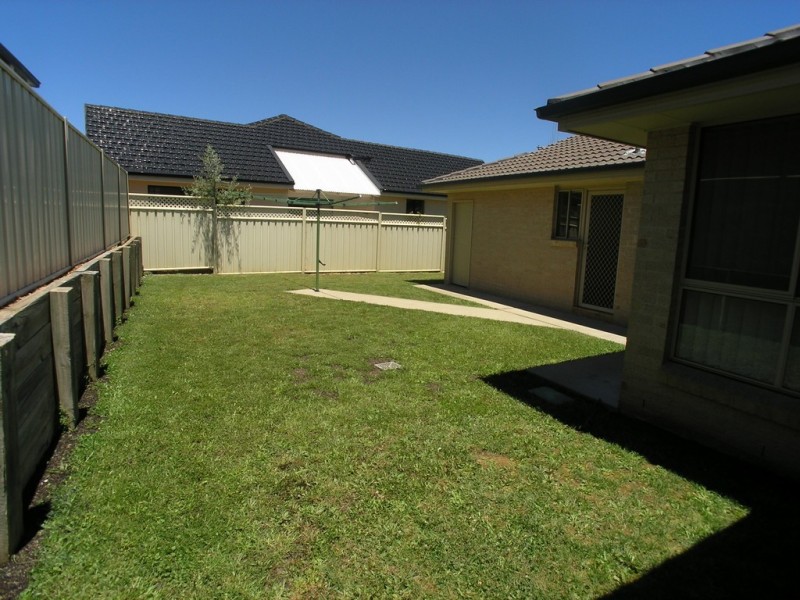 33 Roselawn Drive, Orange NSW 2800