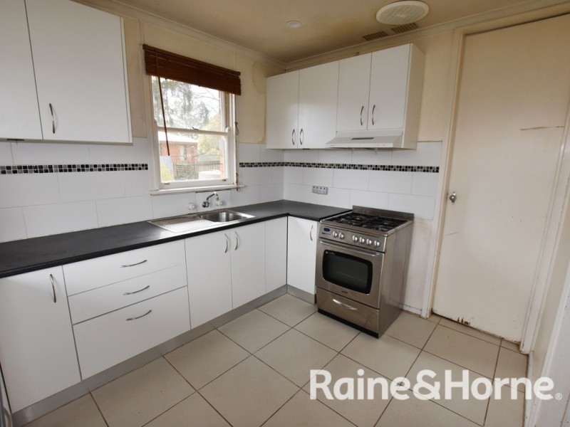 153 Lone Pine Avenue, Orange NSW 2800