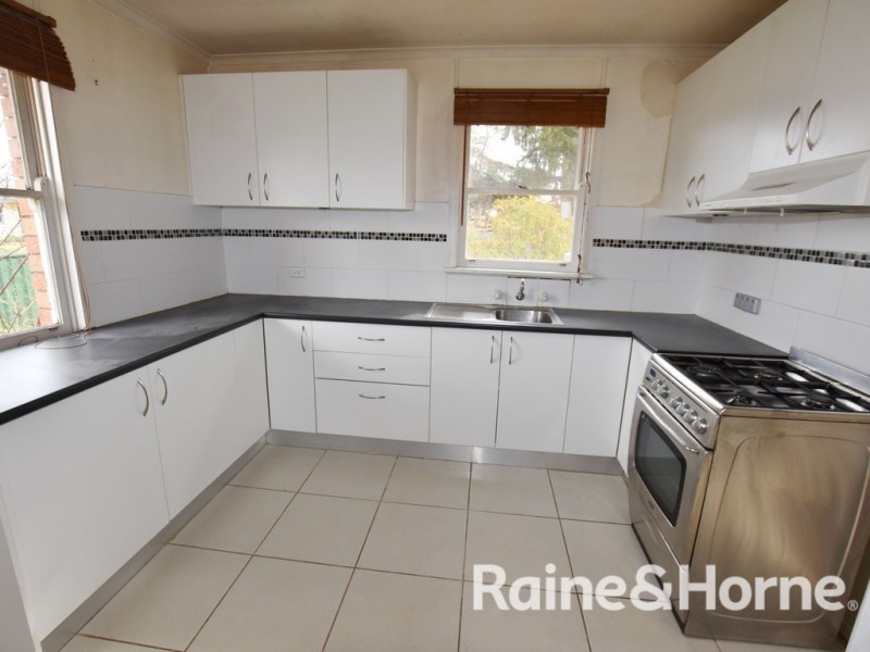 153 Lone Pine Avenue, Orange NSW 2800