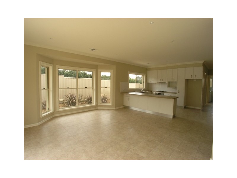 25a Burrebury Crescent, Orange NSW 2800