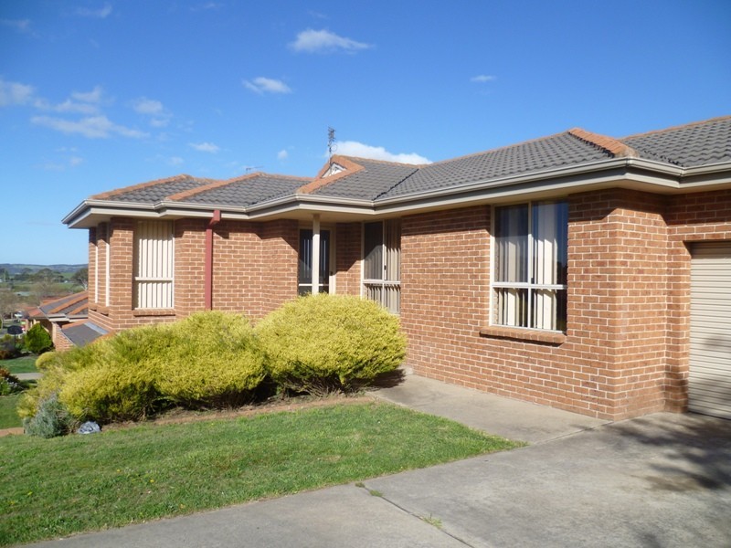 2A Agland Crescent, Orange NSW 2800