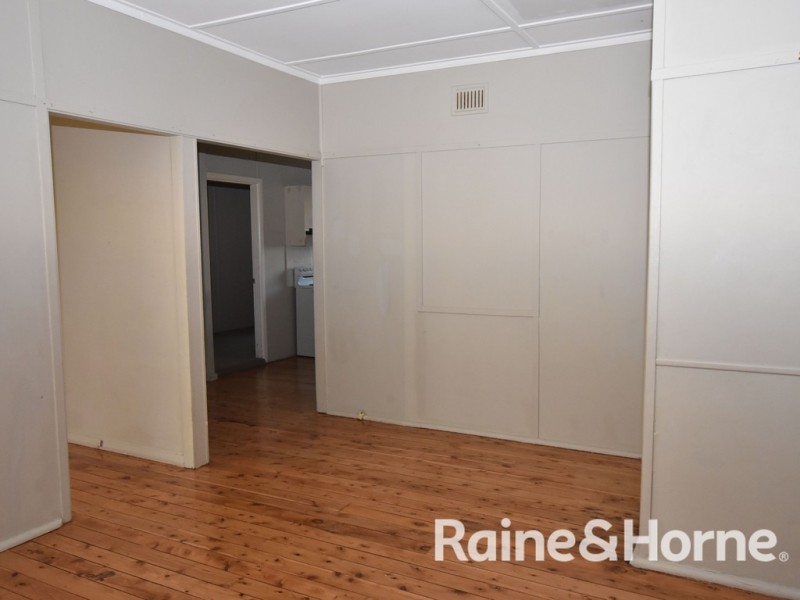 12 Moresby Street, Orange NSW 2800