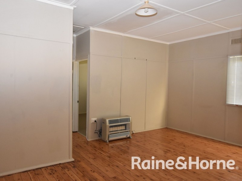 12 Moresby Street, Orange NSW 2800
