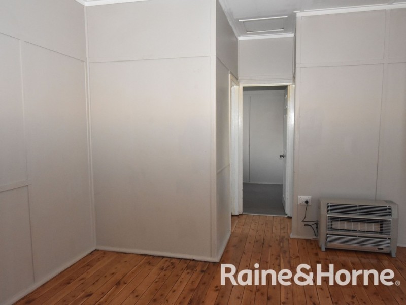 12 Moresby Street, Orange NSW 2800