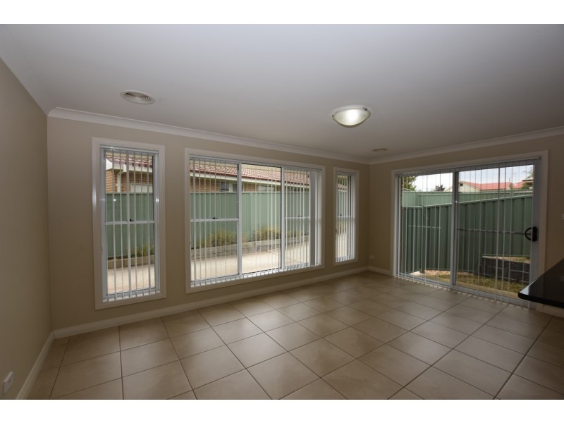 2 / 228 McLachlan Steeet, Orange NSW 2800