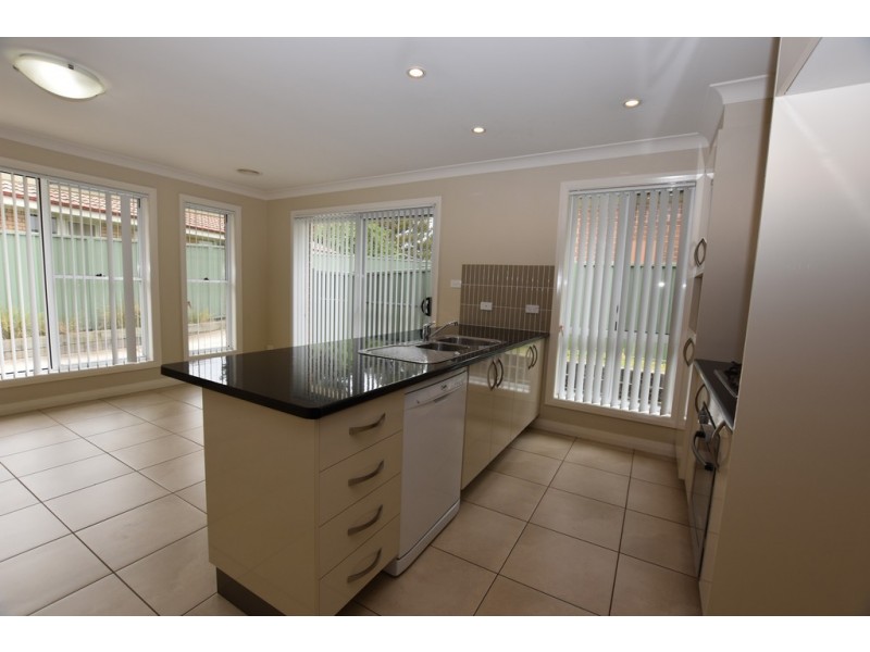 2 / 228 McLachlan Steeet, Orange NSW 2800