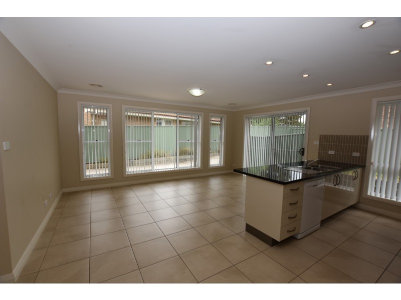 2 / 228 McLachlan Steeet, Orange NSW 2800