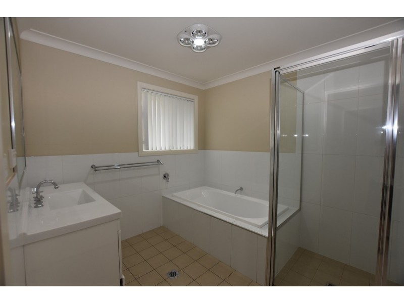 2 / 228 McLachlan Steeet, Orange NSW 2800