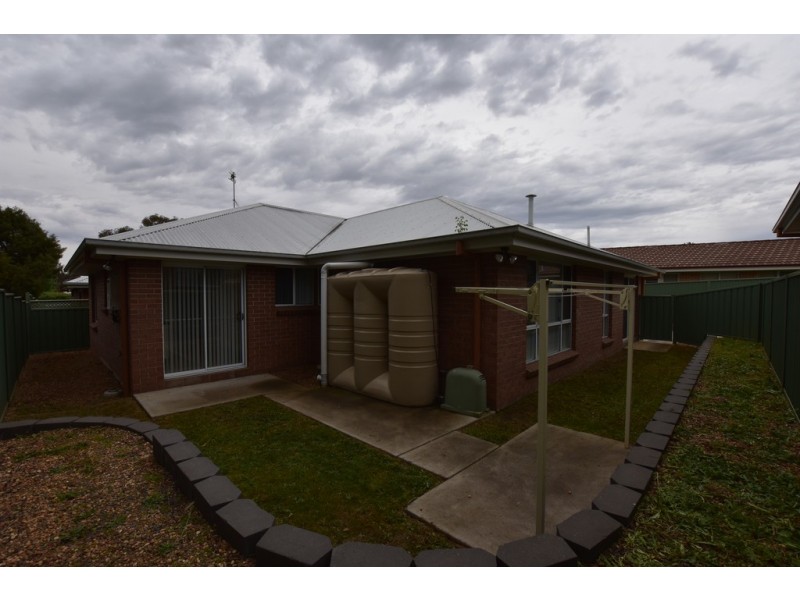 2 / 228 McLachlan Steeet, Orange NSW 2800