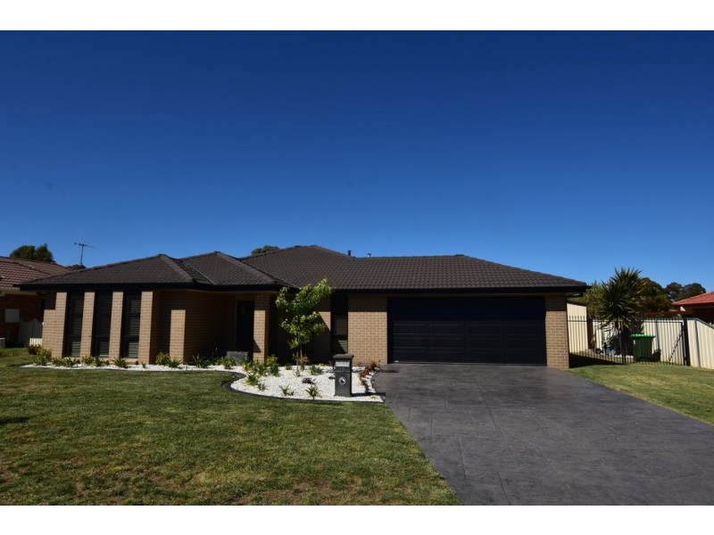 13 Brooklands Drive, Orange NSW 2800