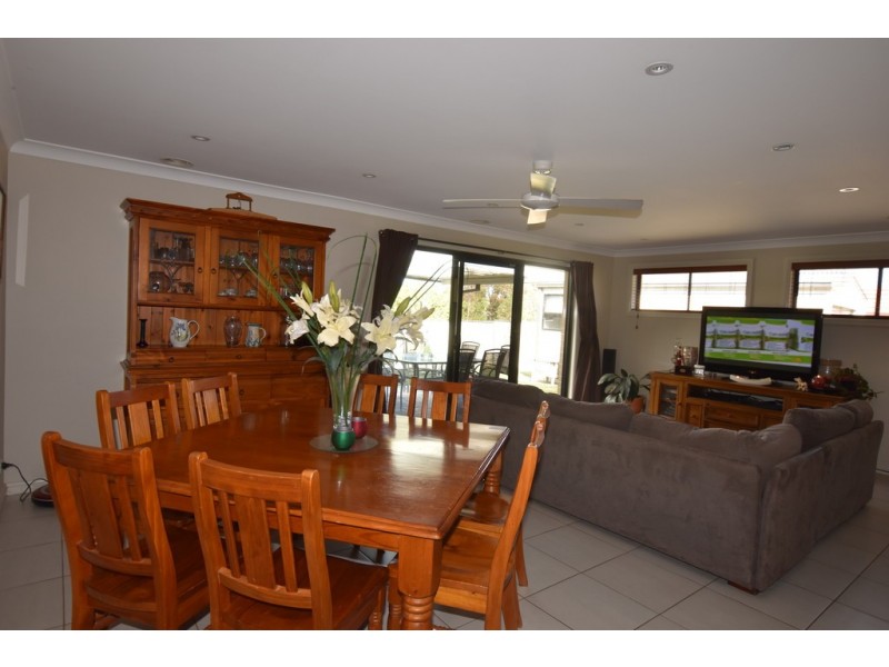 13 Brooklands Drive, Orange NSW 2800