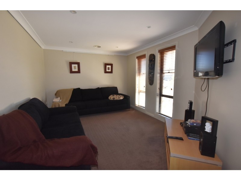 13 Brooklands Drive, Orange NSW 2800