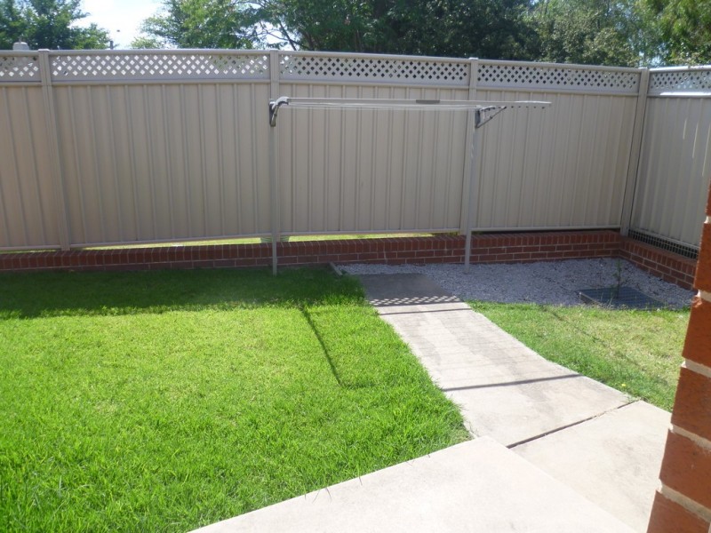 2 / 183a Dalton Street, Orange NSW 2800