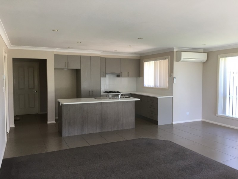 11b McCarron Place, Orange NSW 2800